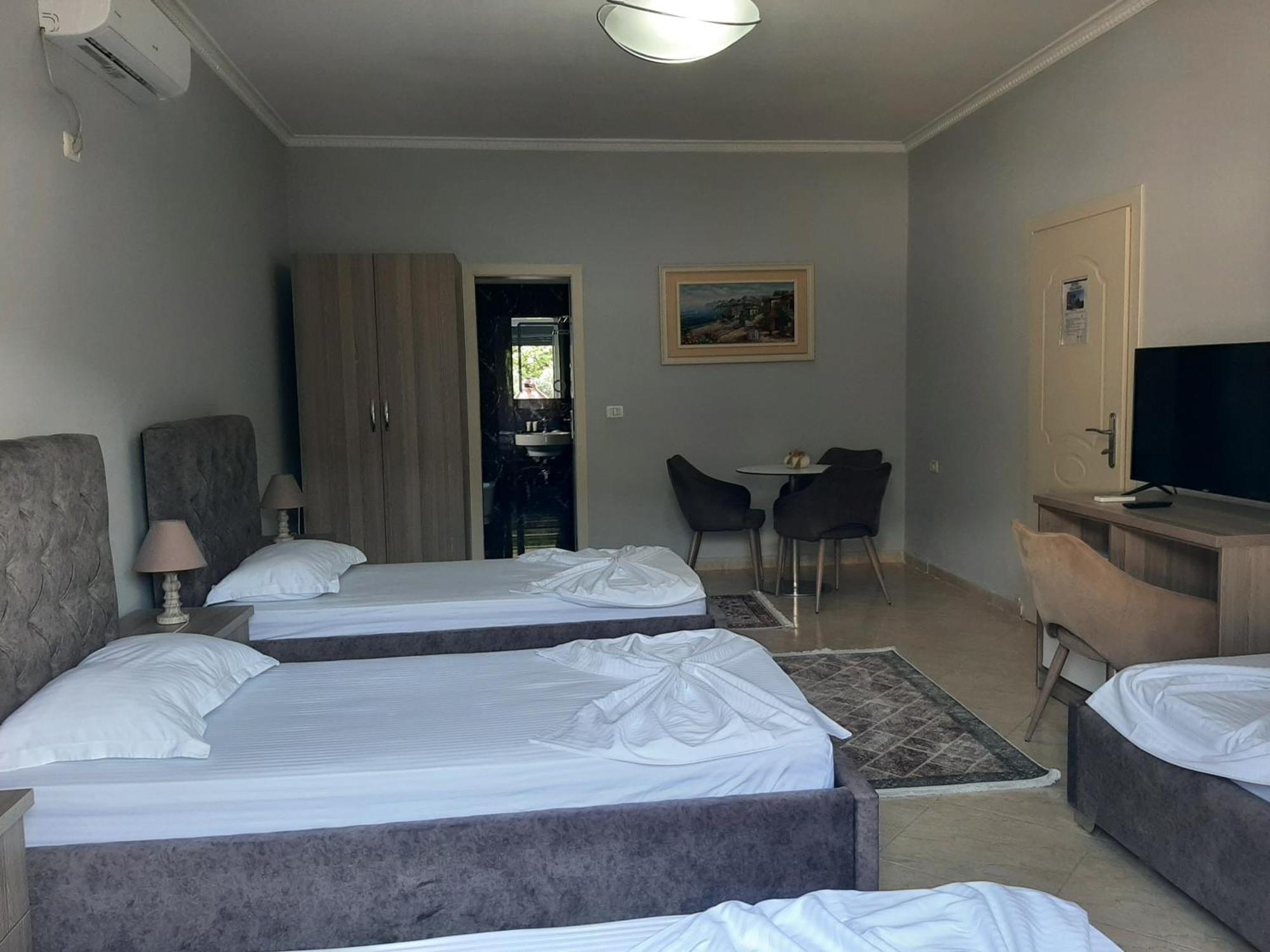 Hotel Vila Arbri Berat Cameră foto