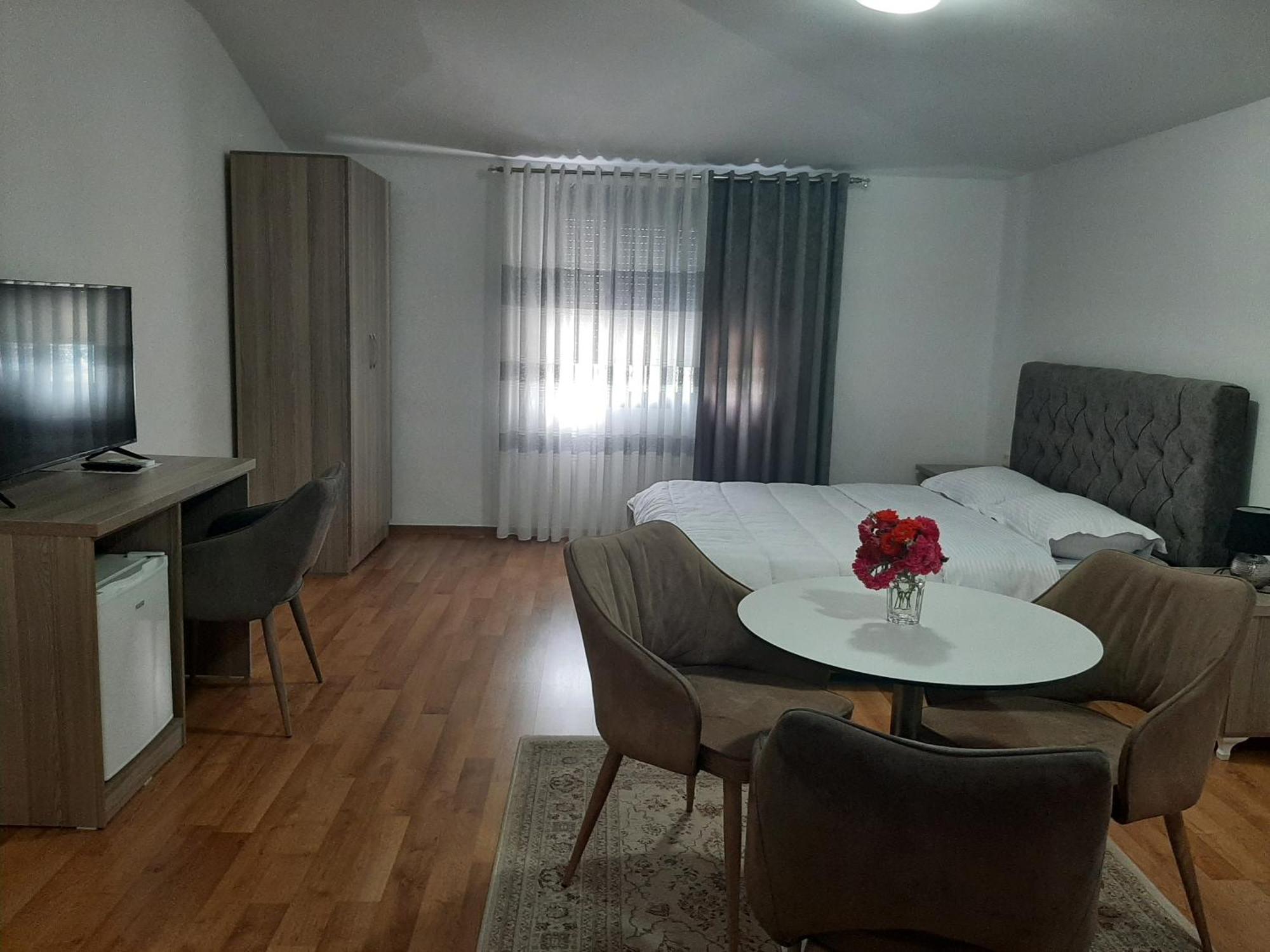 Hotel Vila Arbri Berat Cameră foto